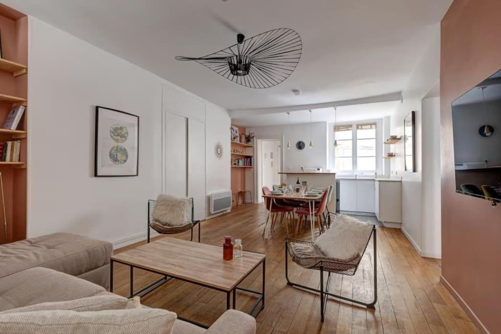 Appartement Louvre Montorgueuil Historical Center 3br Ii Paris